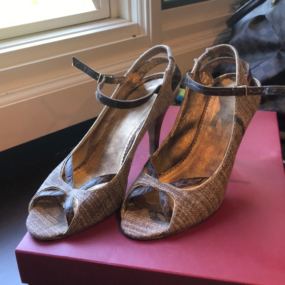 Nine West open toe shoes - Picture 2 of 2